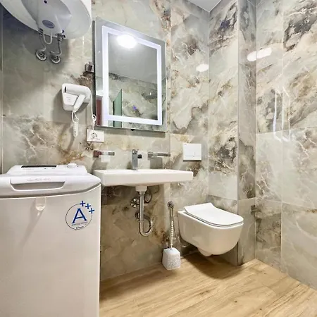 Royal Appartement Golem (Tirana)