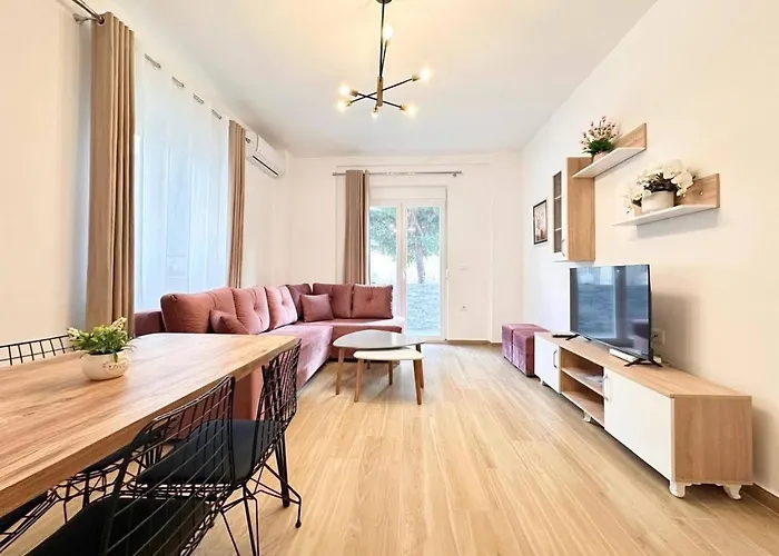 Royal Apartamento Golem (Tirana)