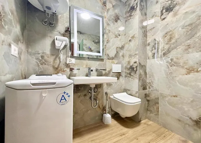 Royal Apartamento Golem (Tirana)