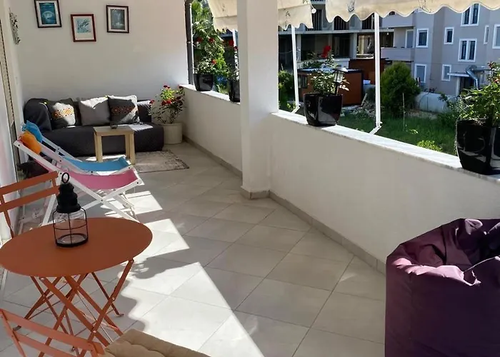 Royal Apartamento Golem (Tirana)